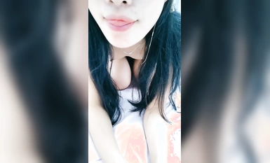 校花級別推薦~粉嫩美少女【妮妮愛吃肉】下海撈錢~各種自慰直播合集 (8)