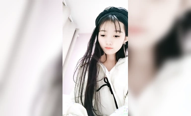 Disyorkan di peringkat kecantikan sekolah~Seorang gadis merah jambu dan lembut [Nini suka makan daging] pergi ke laut untuk mencari wang~Koleksi pelbagai siaran langsung melancap (15)