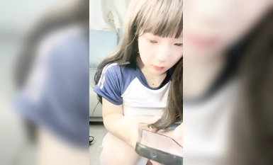 制服黑絲高跟校花女神 大胖臂 (4)