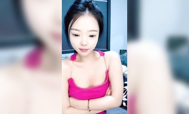 큰 눈과 긴 다리 소녀 미미 (1)