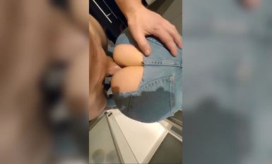 精品蜜桃臀，牛仔褲後入