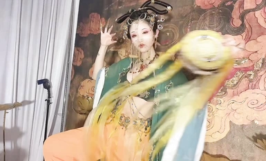 超爆款推特女神『钛合金TiTi』最新内部私拍_极品玉妃旗袍_爆乳近景_露点露脸(3)