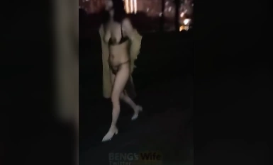 推特極品長腿大奶NTR綠帽淫妻控【阿崩】最新會員福利流出，各種公共場合露出約炮單男4P合集（13）