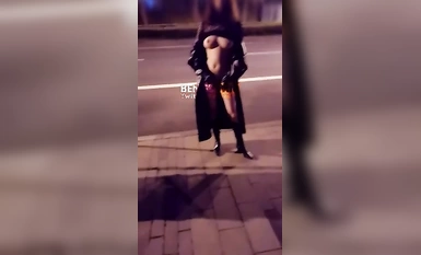 推特極品長腿大奶NTR綠帽淫妻控【阿崩】最新會員福利流出，各種公共場合露出約炮單男4P合集（12）