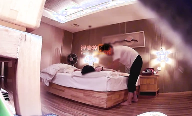 推特極品長腿大奶NTR綠帽淫妻控【阿崩】最新會員福利流出，各種公共場合露出約炮單男4P合集（9）