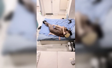 กูรูด้านฟิตเนสที่มีก้นอ้วนและหน้าอกใหญ่นัดกับชายผิวดำที่มีเจี๊ยวใหญ่ [Peach Butt] และโดนเย็ดอย่างดุเดือดโดยไอ้จ้อนยาว 25 ซม. ของหนุ่มผิวดำตัวน้อย! เขาทำงานหนักและพ่นน้ำอย่างแรง