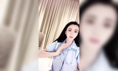 Tinggi dengan sembilan kepala dan kaki panjang 172CM serta proporsi badan yang sempurna - seorang wanita paras bintang dan sangat cantik! Sangat seksi [Taotao] Tarian bogel, merangkap dalam beberapa saat, stoking hitam, kaki panjang, seragam