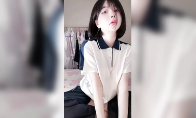 抖音清純小美女【向碌肉丸】大尺度定製私拍騷舞