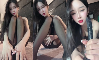 CC直播顏值天花板『小恩雅』定製 黑絲皮鞭男友視角