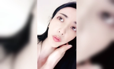 綠播女神【587吃桃】明星顏值~夾奶頭搖鈴~黑絲大長腿~蜜桃臀 (3)