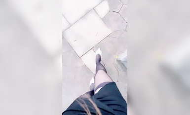 戶外長腿黑絲女神 黛西老師 (1)