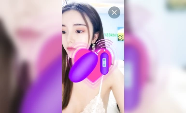 Nữ thần nổi tiếng [người mẫu trẻ Beibei] quyến rũ trong bộ đồng phục ~ nhảy quyến rũ ~ lắc mông và bóp ngực (10)