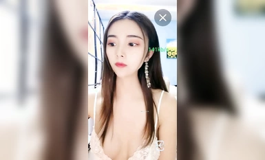 Nữ thần nổi tiếng [người mẫu trẻ Beibei] quyến rũ trong bộ đồng phục ~ nhảy quyến rũ ~ lắc mông và bóp ngực (10)