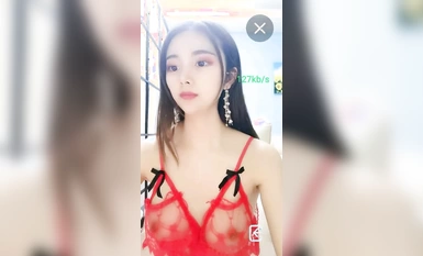 人氣女神【嫩模貝貝】制服誘惑~騷舞勾引~抖臀擠胸 (7)