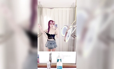 Kecantikan dan sosoknya secantik langit, jalang kecil kelas super [Nana's House of Love] melatih diri, dubur merah jambu memakai ekor arnab, dan stoking serta kaki panjang penuh godaan (3)