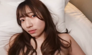 Gadis cantik makan ayam jantan dan bersetubuh [FC2-PPV-2751847] Video pertama menunjukkan bahawa selepas makan dan minum, dia kembali ke bilik dan menidurinya dua kali tanpa kondom, dan air mani di dalam