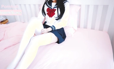 lo娘白絲足交【AsamiSusu蘇蘇】眼鏡娘小可愛粉嫩小腳配白絲，寶寶可愛嬌嫩的小腳丫穿上絲襪給哥哥足交 讓哥哥感受一下足交帶來快感