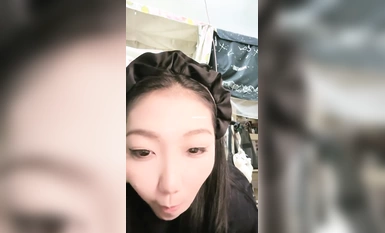 2024年新作，寒假前最後一次的放縱，G奶大學生回歸【班長大人】女生宿舍，漂亮學生妹脫光自慰，青春美好的肉體一覽無余 (2)