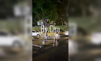 Pakej hadiah Tahun Baru 2024 yang besar! Cabaran melampau luar ke siling, selebriti Twitter [Zha Xiaoli-Wu Han]-tidak menghiraukan orang yang lalu-lalang dan menunjuk-nunjuk dengan berani