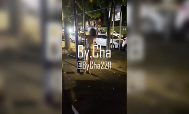 Pakej hadiah Tahun Baru 2024 yang besar! Cabaran melampau luar ke siling, selebriti Twitter [Zha Xiaoli-Wu Han]-tidak menghiraukan orang yang lalu-lalang dan menunjuk-nunjuk dengan berani