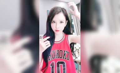 Jersey internet celebrity busty girl [baby] ay may pink at malambot na katawan at puting tigre puki! Itim na medyas, magandang binti at mataas na takong, footjob sa sahig ng banyo, riding position malalim sa kanyang puke, ang aking kapatid na babae ay nap