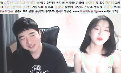 Cặp đôi Hàn Quốc ngơ ngác dùng súng cao su đánh vào vùng kín (9)