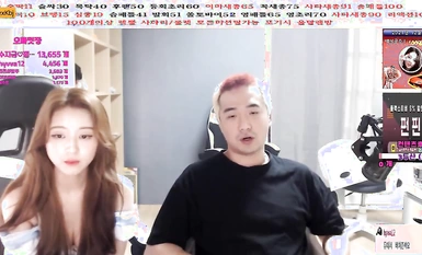 Pasangan kebingungan Korea memukul bahagian sulit mereka dengan katapel (7)