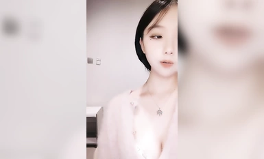 高顏值清純主播@怡寶睡不飽 尺度福利秀 (2)