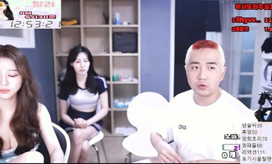 South Korea Confuses Couples with Slingshot to the Bottom (6)