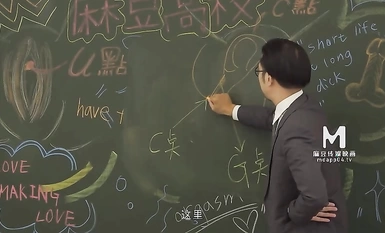 麻豆传媒 MDHS-0001 新同学的高潮初体验 温芮欣