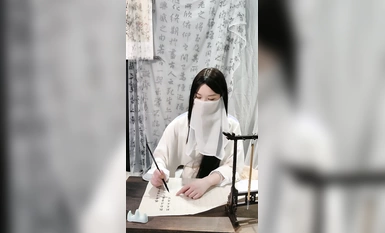 2024年2月新作，上海戲劇學院畢業，【繁花女主角】，大美女，首次撒尿，皮膚真好白得發光，極品尤物 (1)