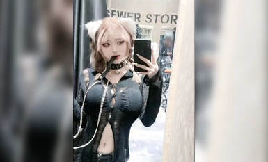 So sánh trước và sau khi cởi quần áo chỉ bằng một cú nhấp chuột để thỏa mãn mọi tưởng tượng của bạn về những người phụ nữ xung quanh mình