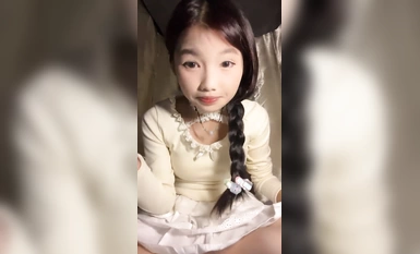 正宗大學生 宿舍偷偷脫光【瑤瑤搖】隨著道具的插入，身體不自主的顫抖起來，緊張刺激 (3)