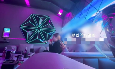 UUS1980: Girl pretends to be asleep, but the god touches her and then opens the room (3)