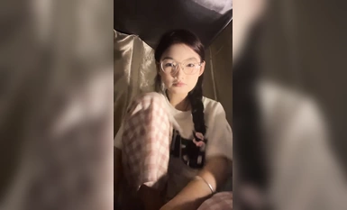 Ký túc xá sinh viên đại học đích thực bí mật cởi bỏ [Yao Yao Yao] Khi đạo cụ được đưa vào, cơ thể không tự chủ run lên, vừa căng thẳng vừa hưng phấn (1)