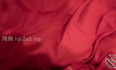 Cape kapatid na lalaki at kapatid na lalaki incest [Ate na may malalaking suso at matabang puwit] Sa silid ng kasal ng kanyang bayaw, tinitingnan ang mga larawan ng kasal ng kanyang kapatid na babae at bayaw, niyakap niya ang puwit ng kanyang kapatid at m