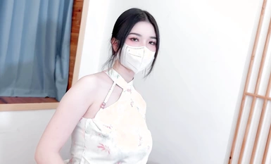 Ang maganda at magandang dyosa [Fox Bu Yao], ang matikas at seksi na cheongsam na diyosa, ay binastos sa buong proseso at humihingal, nagpapalitan sa iba't ibang posisyon, ang pinakamataas na kaibahan