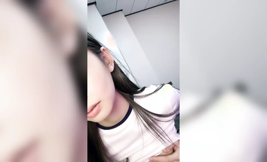 เทพธิดาผู้โด่งดังอยู่ที่นี่สาวงามราวกับดวงดาว [นักศึกษาวิทยาลัยกวางโจว] มีรูปร่างที่สง่างามและมีรูปร่างโค้งมนและฉากน้ำสีขาวไหลออกมาจากรูของเธอนั้นตกตะลึงมาก (1)