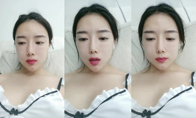 2024年新作，【甜甜小桃花】，女僕裝，白嫩小少婦，無美顏的鏡頭下也頗有幾分姿色，這黑乎乎的陰毛 (3)