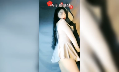 Được đầu tư mạnh mẽ vào việc tùy chỉnh, Kuaishou đã chặn vĩnh viễn con đĩ ngực bự và đầy đặn 180.000 người theo dõi [Xinmeimei], một bộ sưu tập hoàn chỉnh các điệu nhảy khỏa thân, lắc ngực và đẩy háng với khuôn mặt vô danh (3)