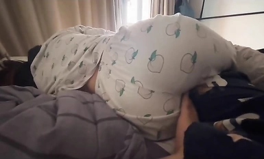 對話超淫盪，當年純凈無知的小妹已調教成純正的母狗，03年小騷貨反差婊【小果】露臉大玩性愛，天生敏感體粉嫩小逼一碰就尖叫 合集(4)