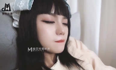 翡翠のようなボディに、スカートが直接草をめくり上げる〖小〗ピュアな誘惑の完璧な組み合わせ。