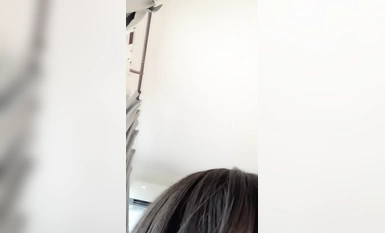 โลลิตัวน้อยแสนอ่อนโยนใช้โต้งเจาะหีของเธออย่างดุเดือดบนแพลตฟอร์มถ่ายทอดสด (10)