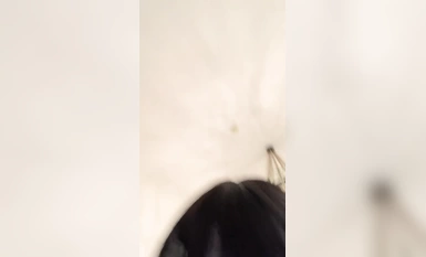 Ang sobrang malambot na maliit na loli ay gumagamit ng isang malaking titi upang makapasok sa kanyang puki nang ligaw sa live broadcast platform (4)