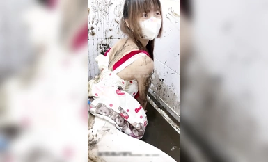 骯髒泥巴人蘿莉塔另類主題