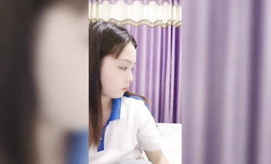 2024年1月新作，綠播下海，正宗校花學妹【豆芽高手-原來是小嫩妹】頂級身材，不脫看起來好清純，脫光變成小淫娃 (1)