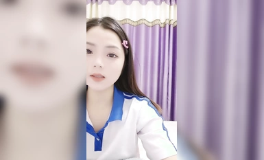 2024年1月新作，綠播下海，正宗校花學妹【豆芽高手-原來是小嫩妹】頂級身材，不脫看起來好清純，脫光變成小淫娃 (1)