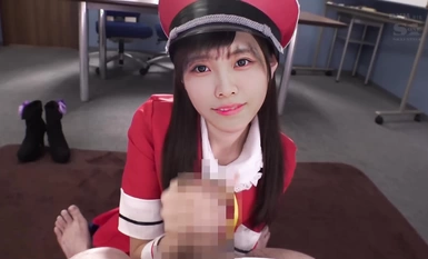 Pelakon suara liyuu membantu anda melancap