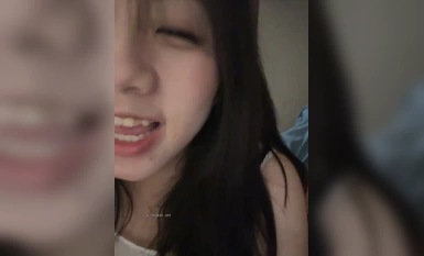 Olivia-微肉界的騷雞！長得很可愛的小蘿莉，但是實在太騷了，雙道具自慰大秀 (2)