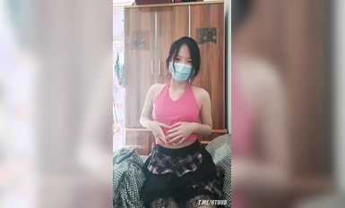 小妹妹自慰自拍2
